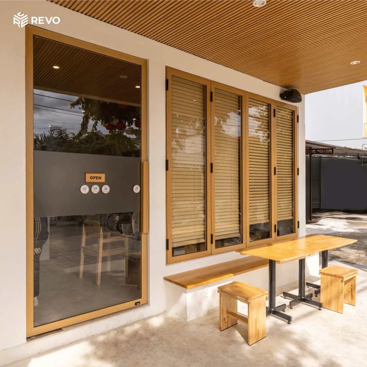 Cửa nhôm ReVo Hòn Đất